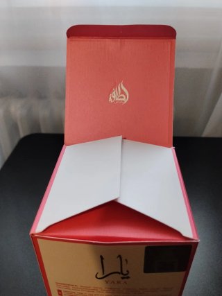 Caja Perfume Lattafa Yara Candy