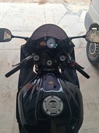 Yamaha YZF R6 Sportbike Negra