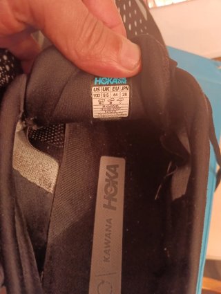 Zapatillas Hoka Negras y Grises