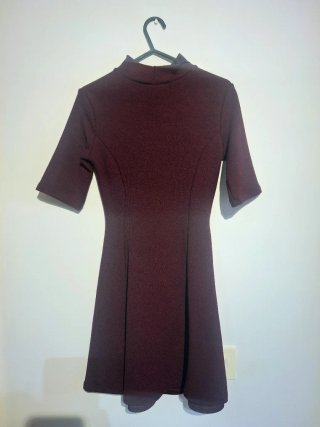 Vestido Zara Burdeos Talla S con etiqueta