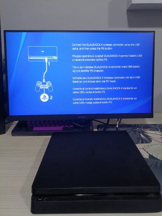 Consola PS4 Slim 1TB + Mando no original