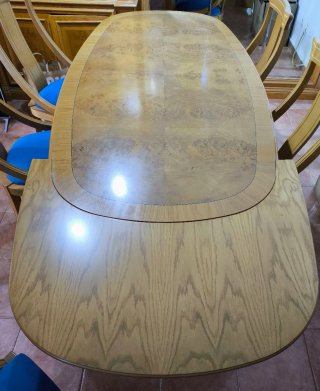 Mesa de comedor extensible de madera