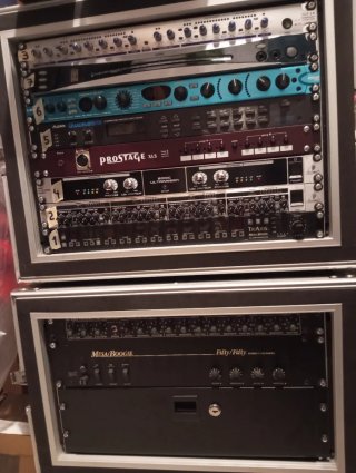Mesa Boogie Triaxis + etapa 50/50 Y varios racks