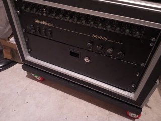 Mesa Boogie Triaxis + etapa 50/50 Y varios racks