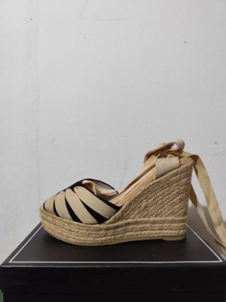 Cuñas esparto con cintas beige y negro