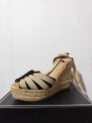 Cuñas esparto con cintas beige y negro