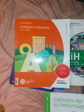 libros escolares de primer año (1º de ESO) en buen