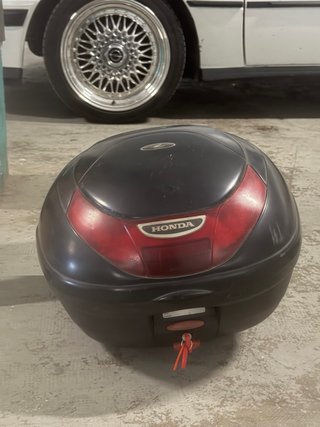 Baúl Honda Negro/Rojo