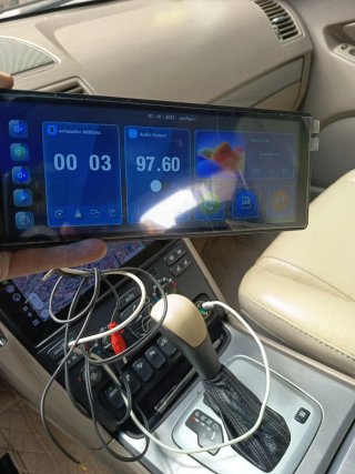 Sistema Car Play con Pantalla