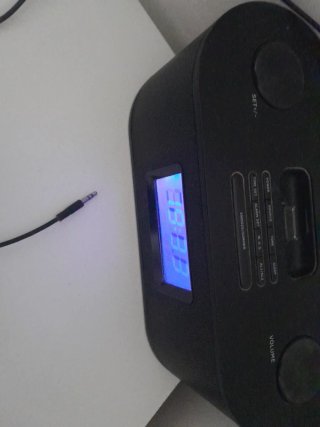Radio Reloj BOMAN con conexión iPhone