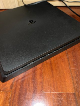PS4 Slim Negra 1TB + Accesorios