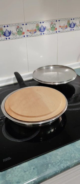 Sartén AMC 28cm + Tabla Pulpo