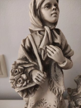 Figuras de escayola niños.