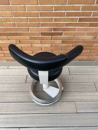 Taburete dental negro