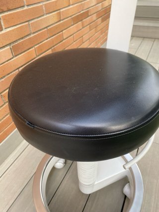 Taburete dental negro