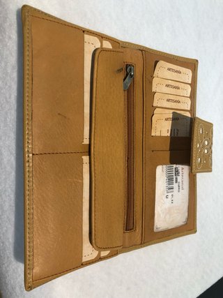 Cartera de piel nueva