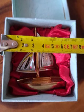 Reloj figura decorativa barco