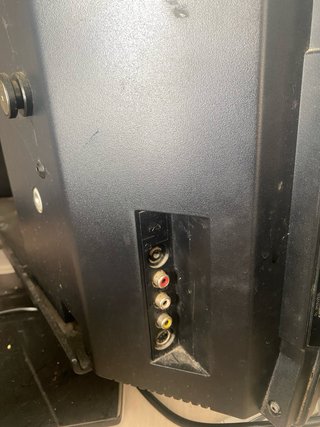 Lote 3 televiciones antiguas no se envian una pesa
