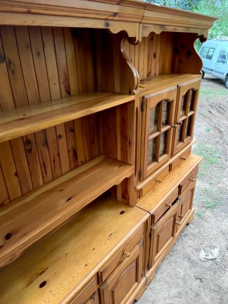 Alacena de madera de pino