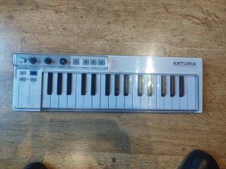 Arturia Keystep & Decksaver. En su caja.