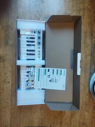 Arturia Keystep & Decksaver. En su caja.