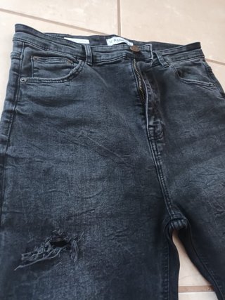 Pantalones skinny negros rotos
