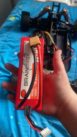 Se cambia o vende  Coche RC todoterreno