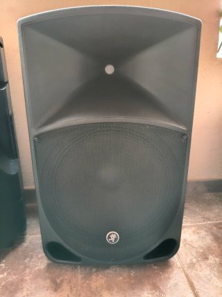 Altavoces Mackie THUMP 15" 1000W