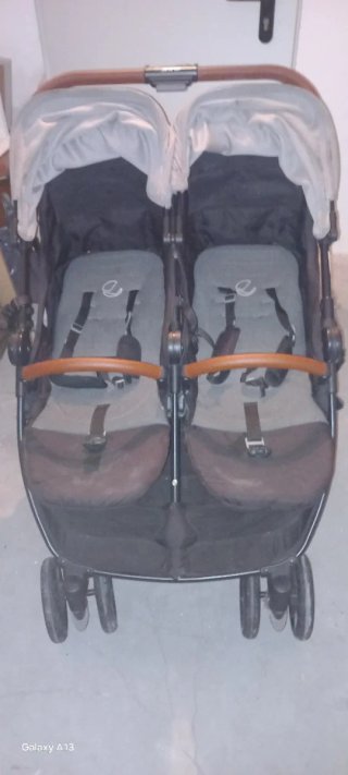 Carro gemelar Jane