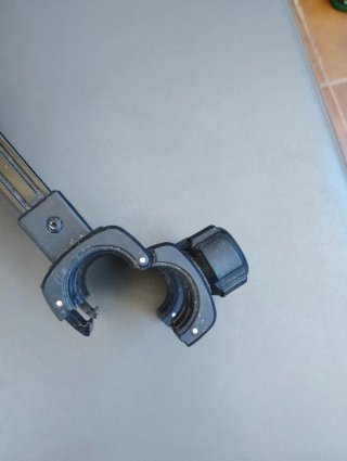Apoya cañas delantero para panier