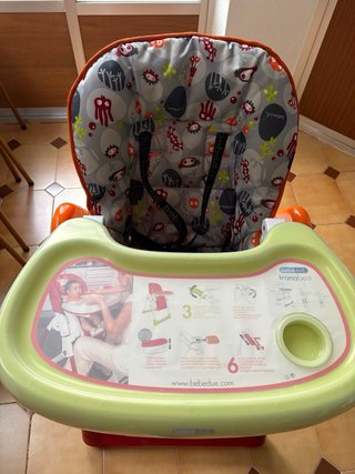 Trona de bebé con divertido estampado