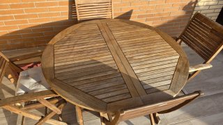 Conjunto de mesa y seis sillas de teka