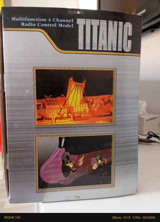 Barco Radio Control Titanic 1/325