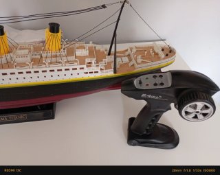 Barco Radio Control Titanic 1/325