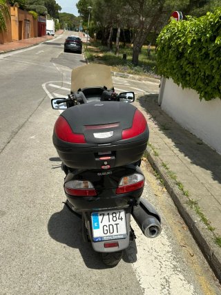 Suzuki Burgman 650 Executive Negra