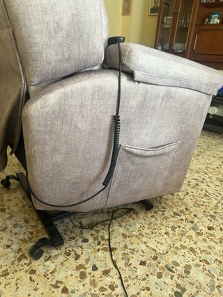 Sillón reclinable eléctrico gris. 2 sillones 500€