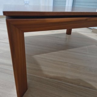 Tavolino in legno,noce canaletto,marca Napol