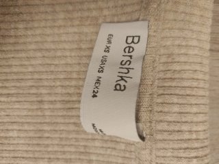 Jersey Bershka beige talla XS, usado una sola vez.