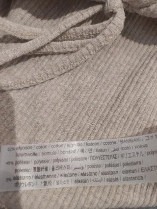 Jersey Bershka beige talla XS, usado una sola vez.