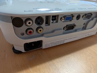Proyector Epson EB-X11 2600 lúmenes