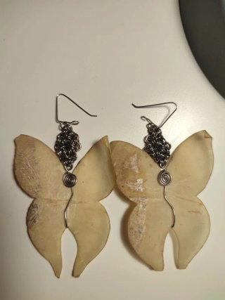 Pendientes artesanales mariposa origen marino