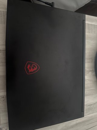 Portátil Gaming MSI con Teclado Retroiluminado