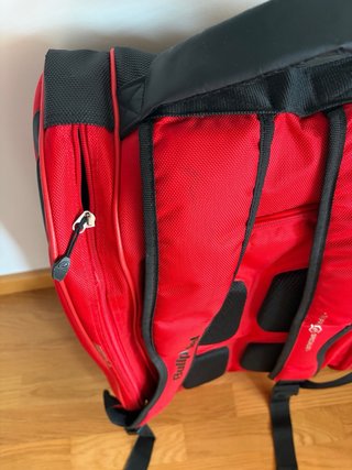 Paletero Bullpadel Vertex 04 Rojo y Negro