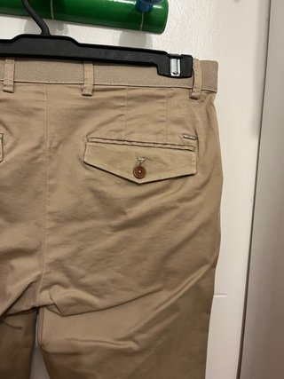 Pantalón beige Mango