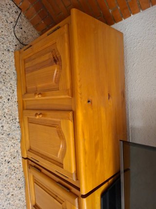 Mueble de comedor rústico de madera