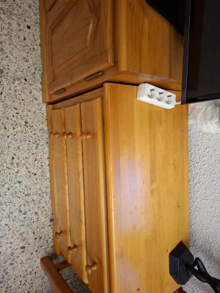 Mueble de comedor rústico de madera