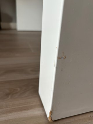 Escritorio blanco con 2 cajones