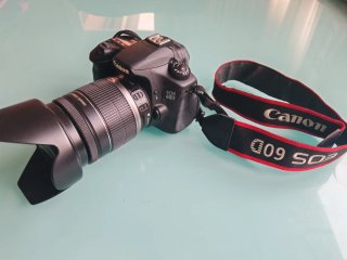 Canon EOS 60D + Objetivo EFS 18-200 IS