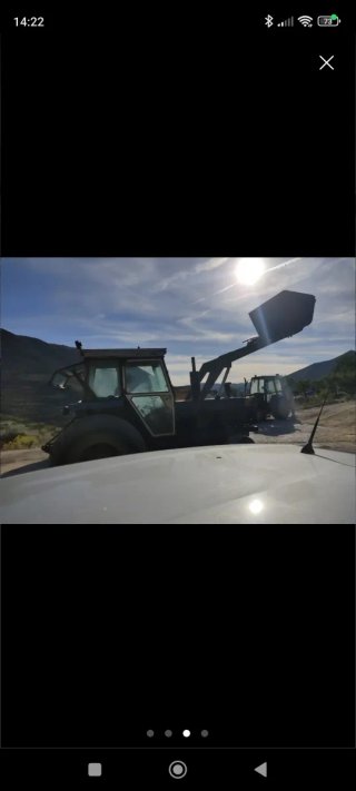 Tractor Ebro 6125 con pala El Leon