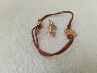 Conjunto Pulsera y Pendientes Dorados FOSSIL